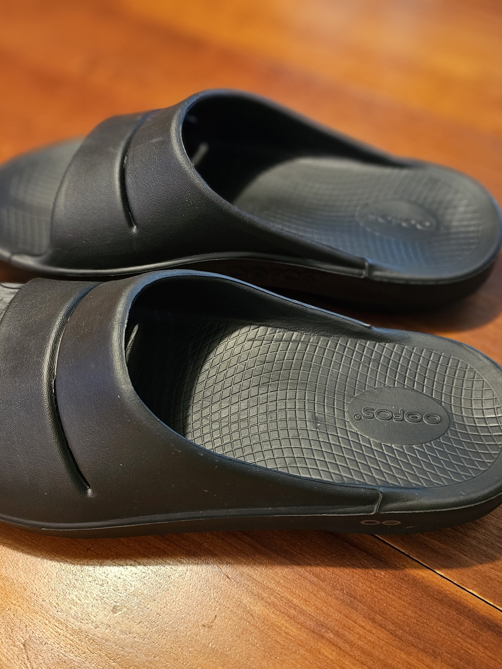 OOFOS Black Men's Recovery Slide Comfortable Slip-On